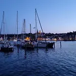 Kapitaenswohnung- Wohnen In Der Altstadt Zentral & Gemuetlich Apartman