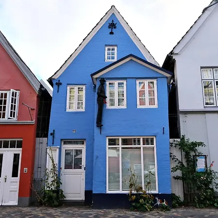 Apartment Kapitaenswohnung- Wohnen In Der Altstadt Zentral & Gemuetlich Mit Parkplatz! *