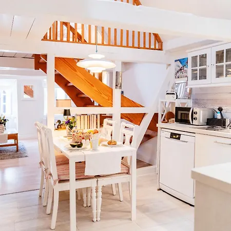 Kapitaenswohnung- Wohnen In Der Altstadt Zentral & Gemuetlich Mit Parkplatz! *